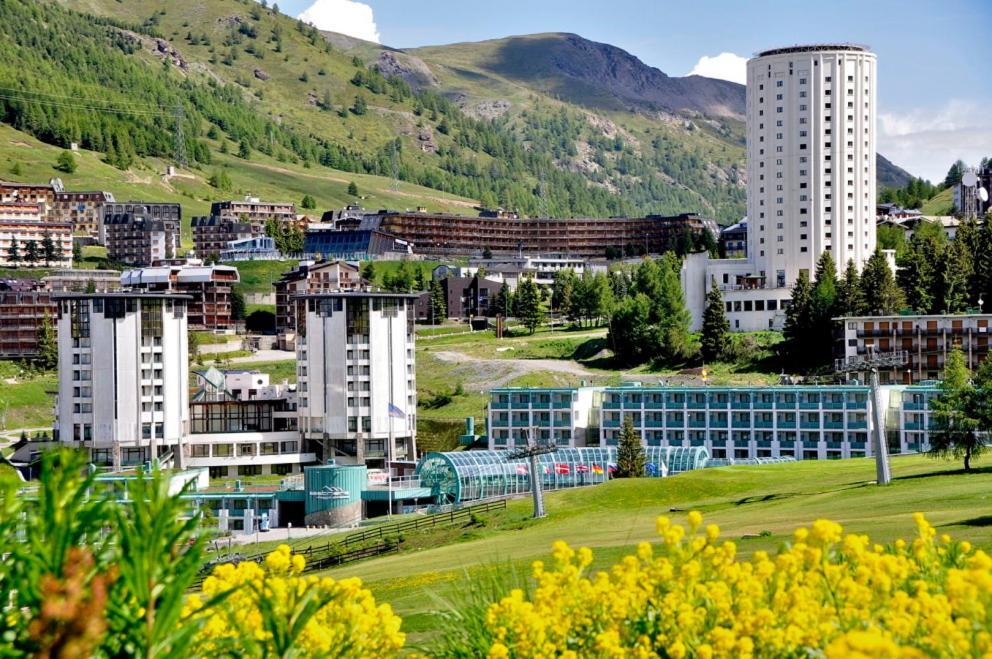 Attico Villaggio Olimpico Sestriere Exterior foto